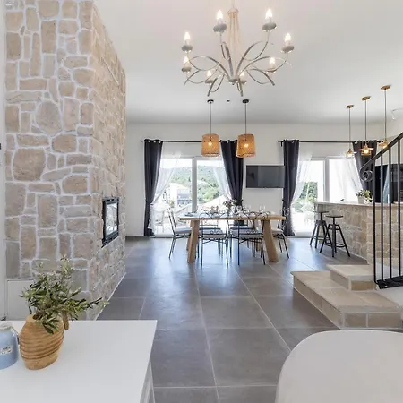 Tilagus - Nostromo 公寓 *