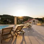 Tilagus - Nostromo Apartman Zman